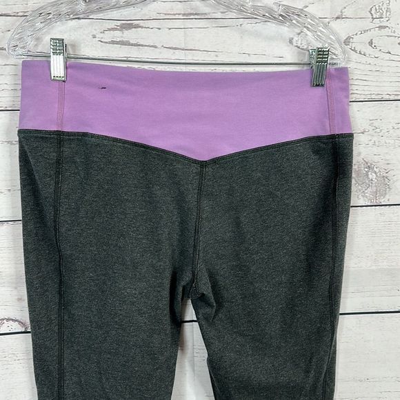 Nike Dri Fit Womens Leggings size XL Gray Purple Pull on inseam 19 Activewear - Picture 6 of 9
